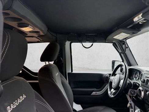 Used 2017 Jeep Wrangler Sahara image 17