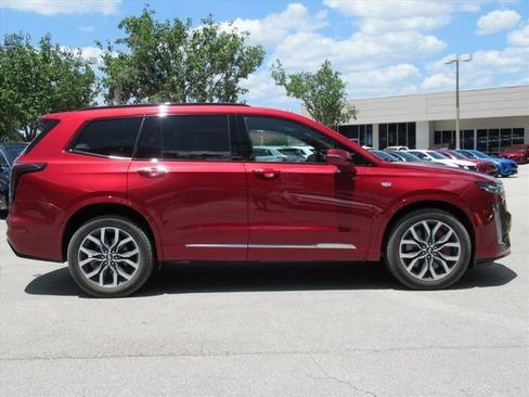 Used 2024 Cadillac XT6 Sport w/ Technology Package AWD/4WD image 2