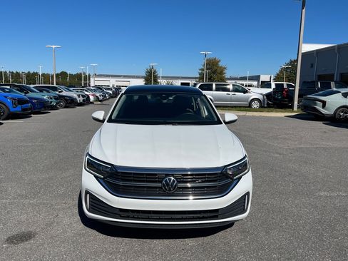 Used 2024 Volkswagen Jetta SEL image 2