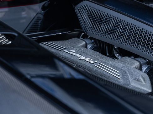 Used 2025 Lamborghini Revuelto AWD/4WD image 16