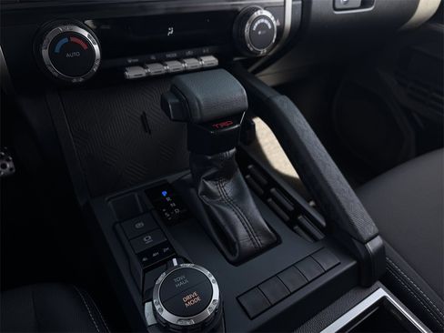 Used 2024 Toyota Tacoma TRD Sport image 19