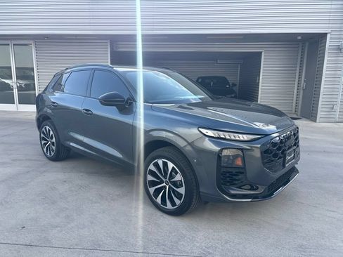 New 2026 Audi Q3 quattro 2.0T AWD/4WD image 3