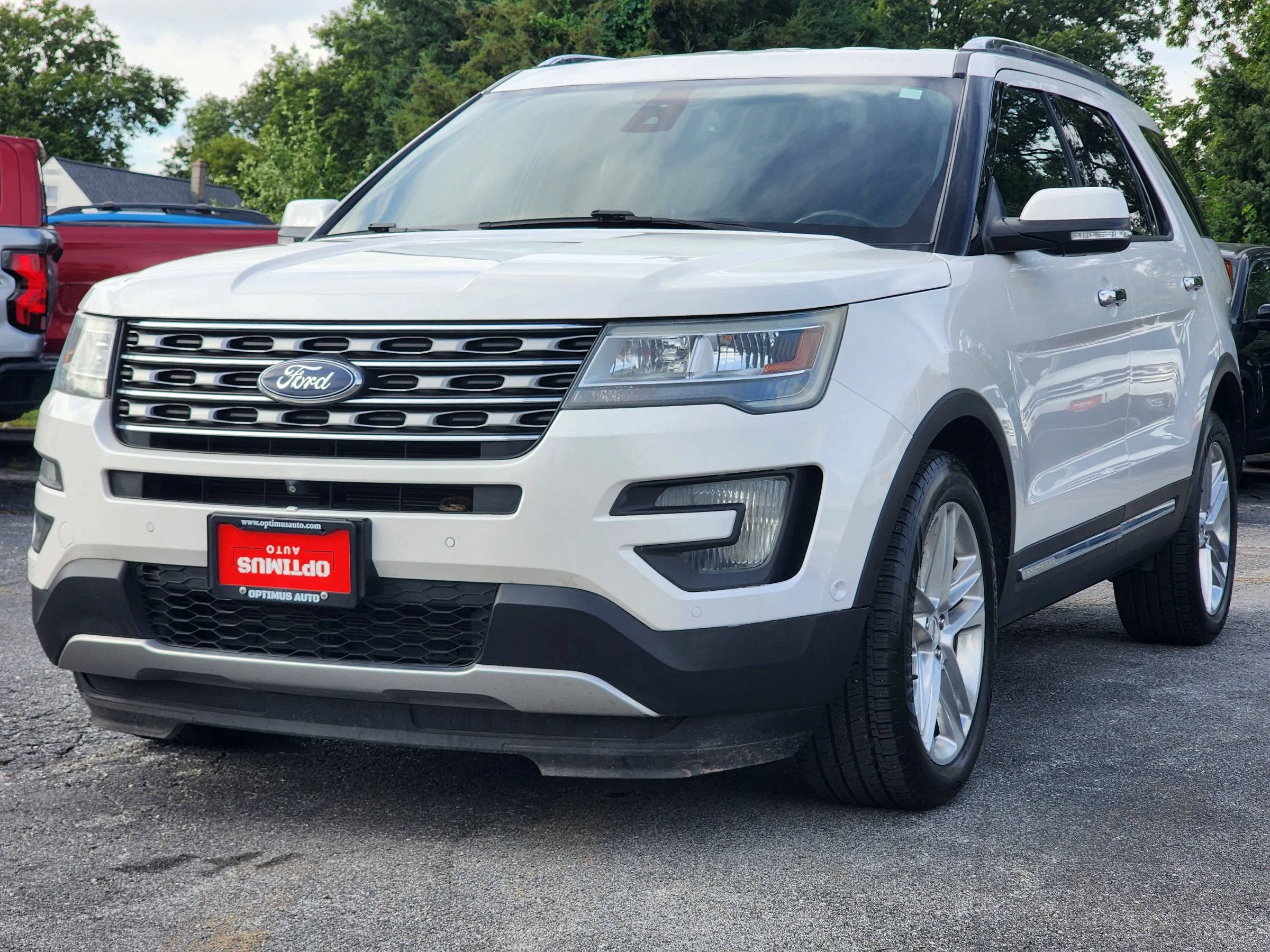 Used 2016 Ford Explorer Limited w/ Equipment Group 301A AWD/4WD image 3