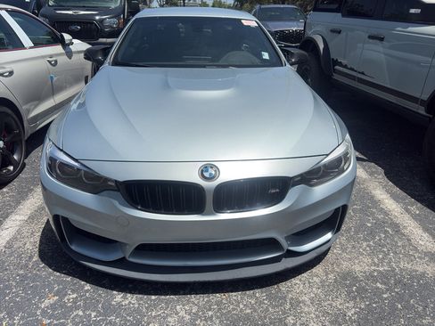 Used 2018 BMW M4 Convertible RWD image 2