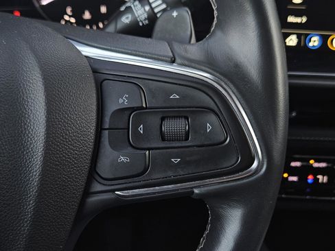 Used 2023 Buick Envision Essence image 16