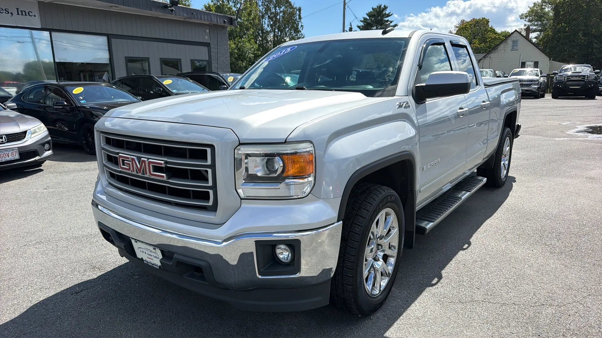 Used 2015 GMC Sierra 1500 SLE w/ SLE Value Package AWD/4WD image 3