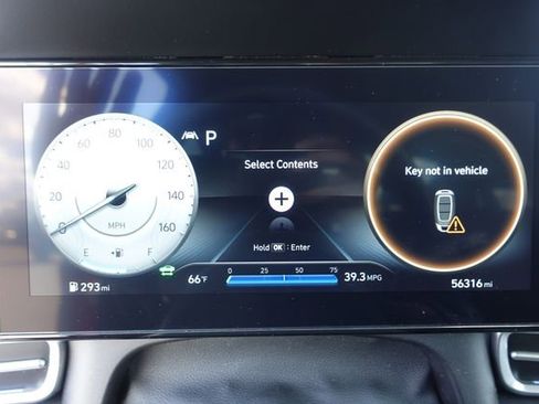 Used 2023 Hyundai Elantra Limited image 15