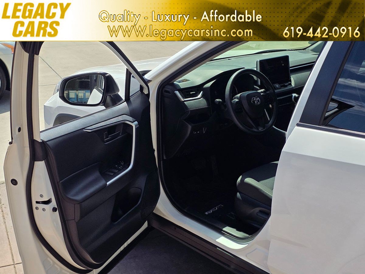Used 2023 Toyota RAV4 LE AWD/4WD image 46