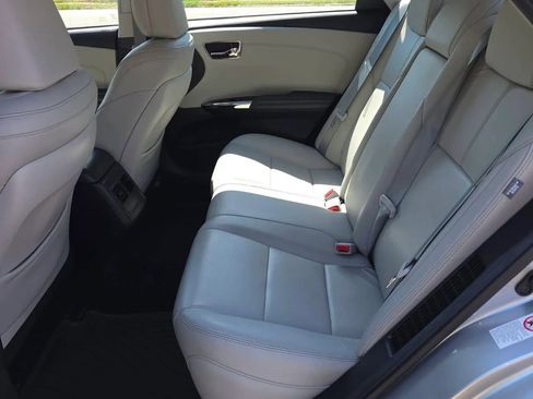 Used 2016 Toyota Avalon XLE Premium FWD image 10