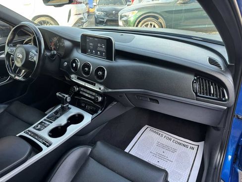 Used 2018 Kia Stinger GT image 30