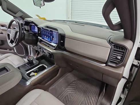 Certified 2022 Chevrolet Silverado 1500 RST w/ All Star Edition Plus AWD/4WD image 40