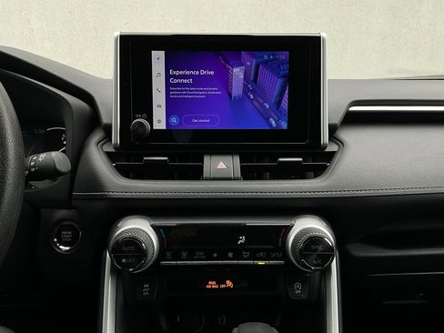 Used 2025 Toyota RAV4 XLE image 27