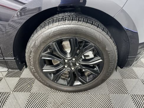 Used 2024 Ford Edge SE w/ Black Appearance Package image 10