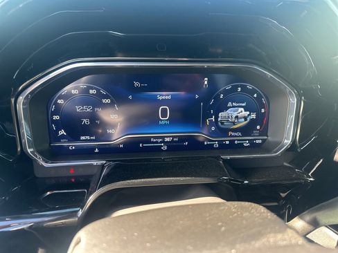 Used 2025 Chevrolet Silverado 3500 LT w/ Convenience Package image 13