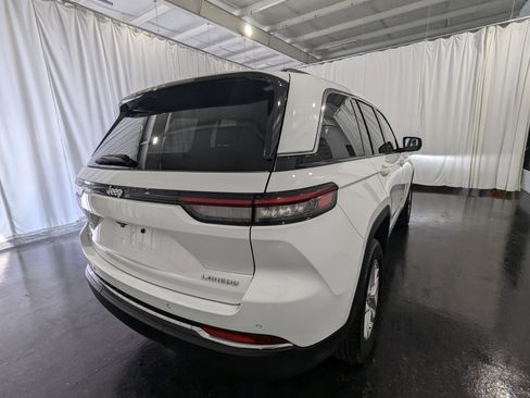 Used 2023 Jeep Grand Cherokee Laredo image 6