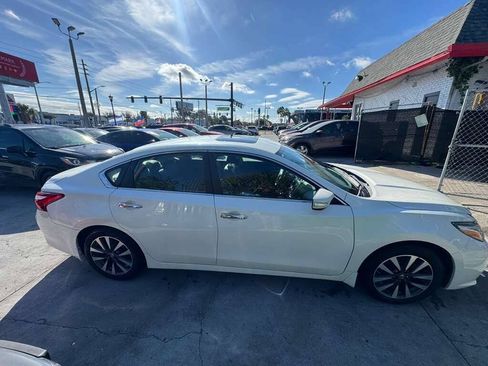 Used 2017 Nissan Altima 2.5 SL FWD image 8