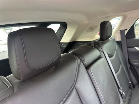 Used 2018 Cadillac XT5 Luxury w/ LPO, Black Ice Package AWD/4WD image 12