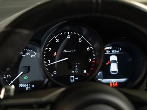 Certified 2023 Porsche Macan Turbo AWD/4WD image 21