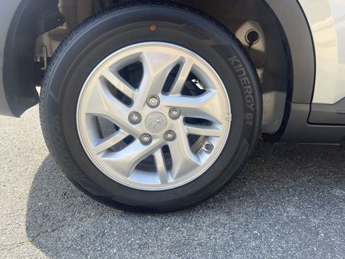 Certified 2023 Hyundai Venue SE w/ Cargo Package FWD image 34