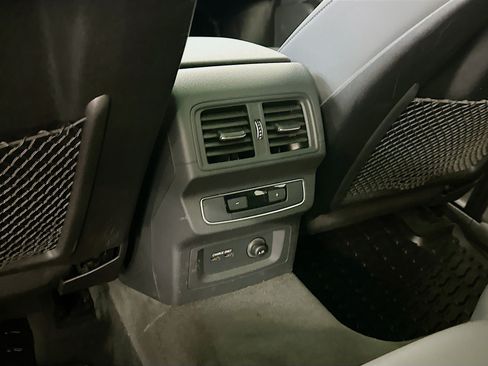 Used 2023 Audi Q5 2.0T Premium w/ Convenience Package AWD/4WD image 29
