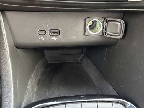Used 2025 Buick Encore GX Preferred FWD image 25