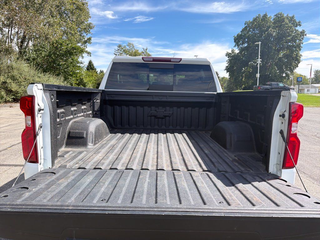Used 2024 Chevrolet Silverado 1500 LT Trail Boss w/ Convenience Package II AWD/4WD image 28