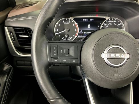 Certified 2023 Nissan Rogue SV w/ SV Premium B Package AWD/4WD image 11