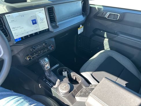 New 2025 Ford Bronco 4-Door image 29