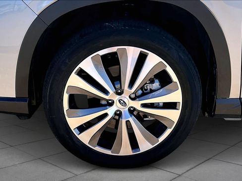 Used 2022 Subaru Ascent Limited w/ Technology Package image 10