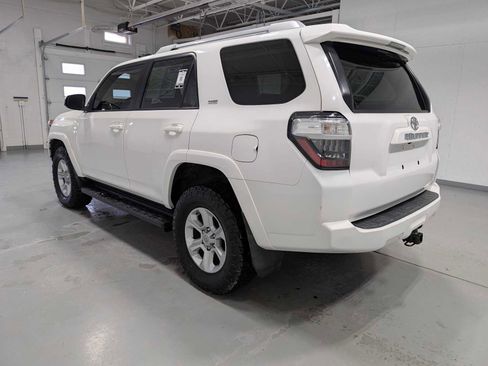 Used 2018 Toyota 4Runner SR5 image 10