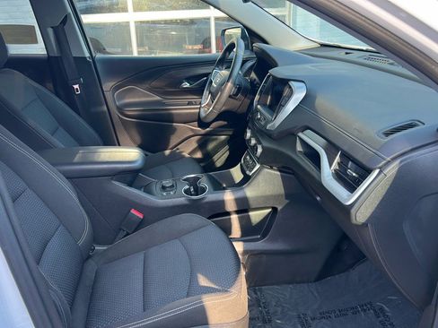 Used 2023 GMC Terrain SLE w/ Driver Convenience Package image 9