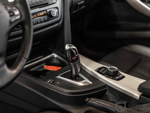 Used 2014 BMW 320i xDrive Sedan image 23