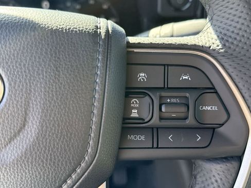 Used 2025 Toyota Tacoma Limited image 29