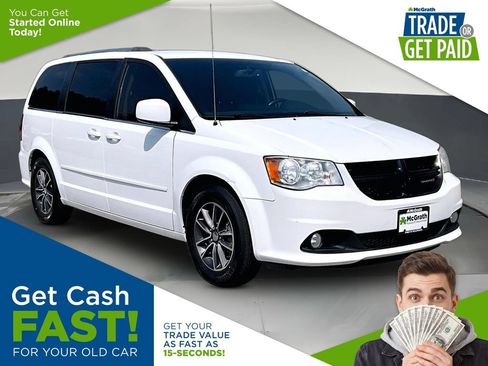 Used 2017 Dodge Grand Caravan SXT FWD image 1