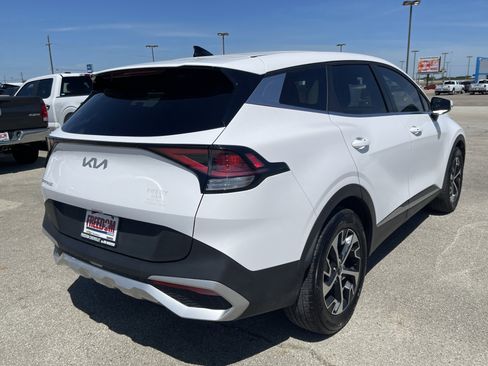 Used 2025 Kia Sportage EX FWD image 4