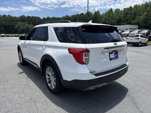 Used 2023 Ford Explorer XLT w/ Equipment Group 202A RWD image 5