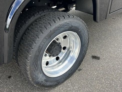 New 2025 Ford F450 XLT w/ XLT Value Package image 5