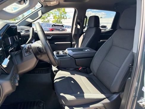 Used 2025 Chevrolet Silverado 1500 LT AWD/4WD image 14