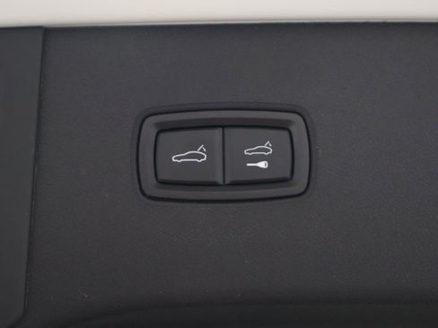 Used 2024 Porsche Cayenne AWD/4WD image 12