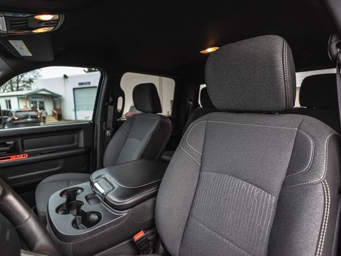 Used 2024 RAM 2500 Tradesman w/ Chrome Appearance Group image 27