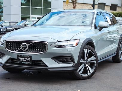 Used 2025 Volvo V60 B5 Cross Country Plus