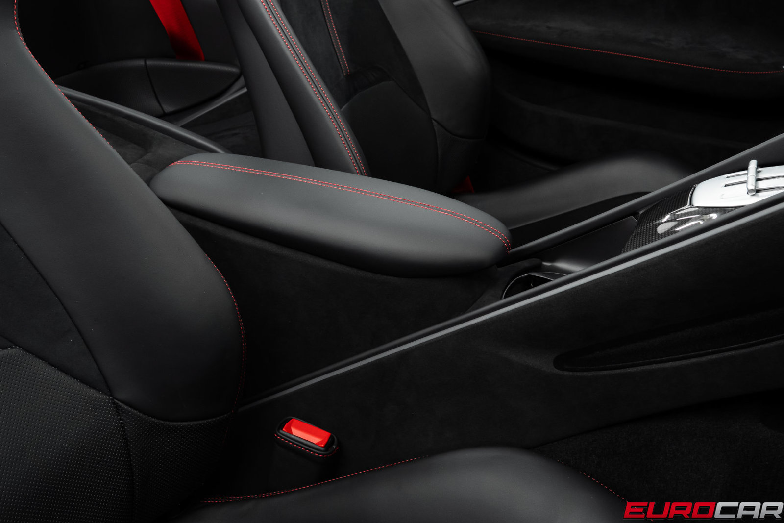 Used 2026 Ferrari Roma Spider RWD image 37