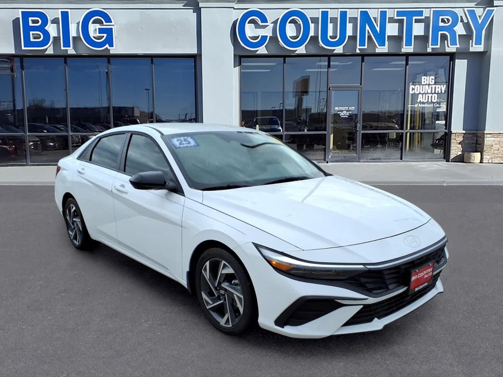 Used 2025 Hyundai Elantra Sport FWD image 3