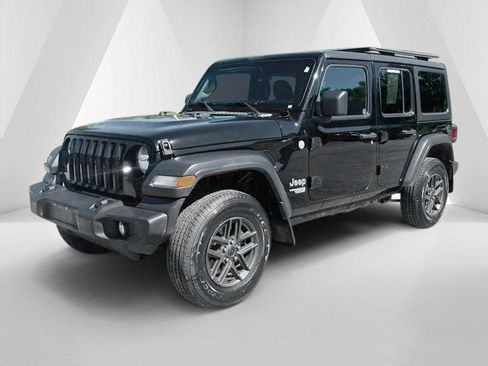 Used 2020 Jeep Wrangler Unlimited Sport w/ Technology Group AWD/4WD image 3