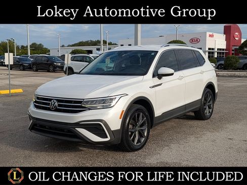 Used 2023 Volkswagen Tiguan SE FWD image 1