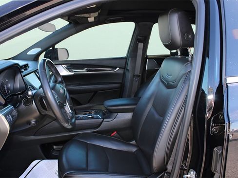 Used 2022 Cadillac XT5 Premium Luxury w/ LPO, Floor Liner Package image 15