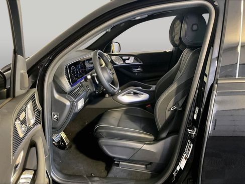 New 2026 Mercedes-Benz GLS 580 4MATIC image 13