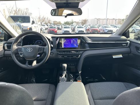 Certified 2025 Toyota Camry LE image 28