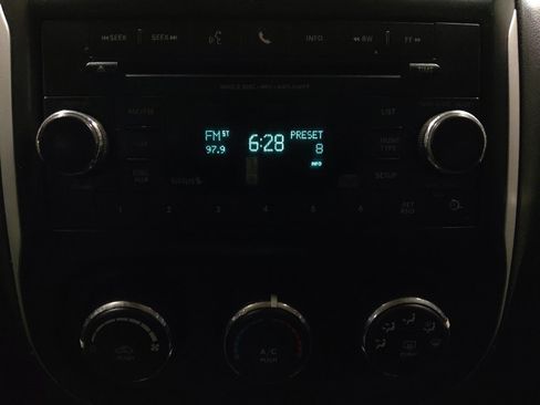 Used 2017 Jeep Compass Latitude FWD image 25