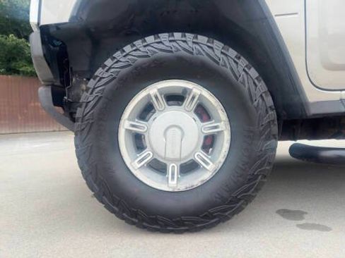 Used 2004 HUMMER H2 AWD/4WD image 12